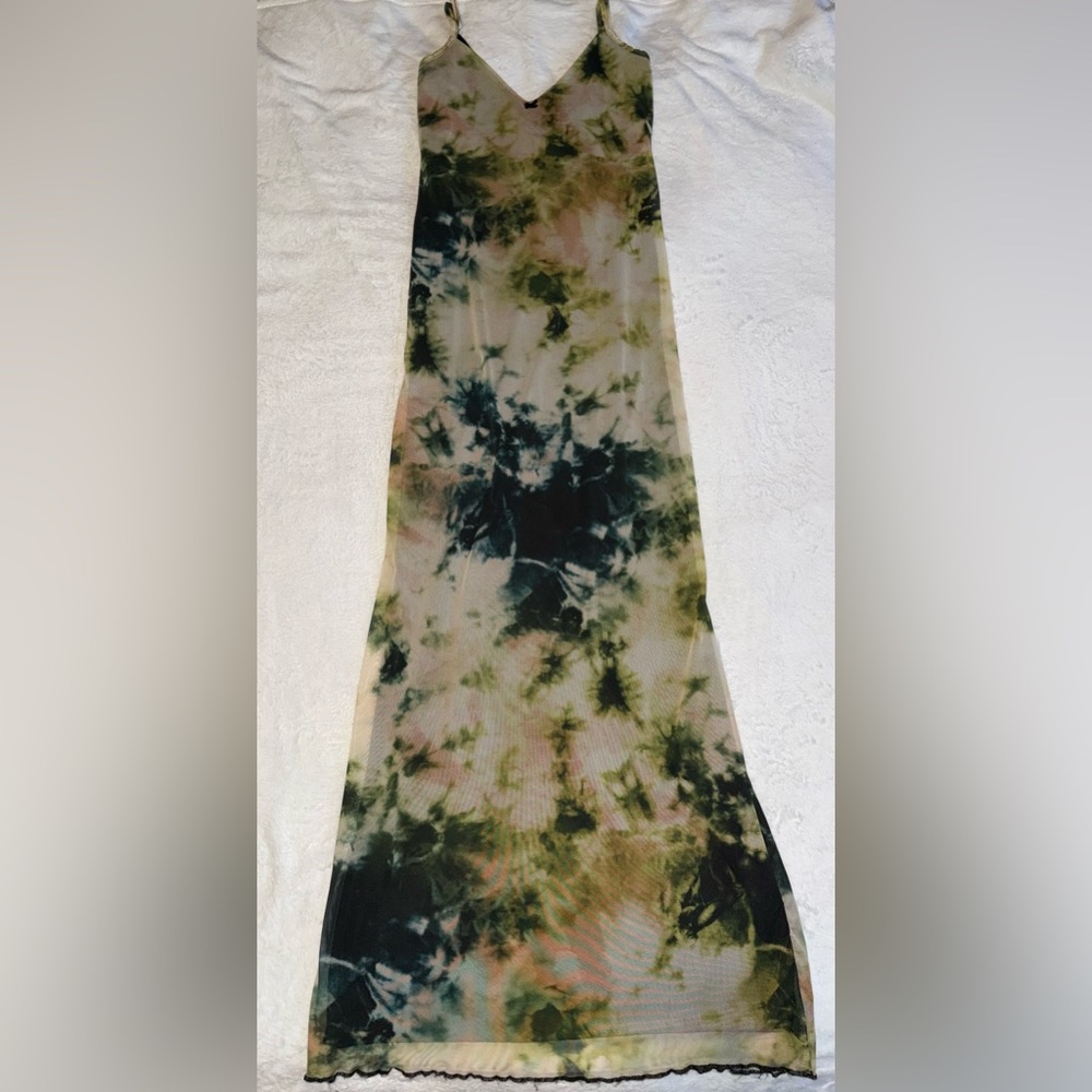 Boohoo X Megan Fox Tie-Dye Maxi Dress in Olive & Black Size- 6(Small)